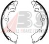 KIA 5835007A00 Brake Shoe Set